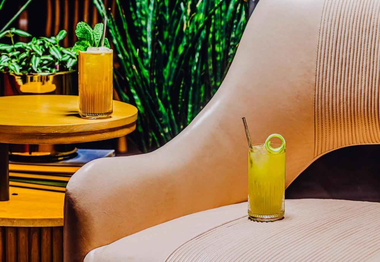 Surety Hotel Дес Мойнс Екстериор снимка